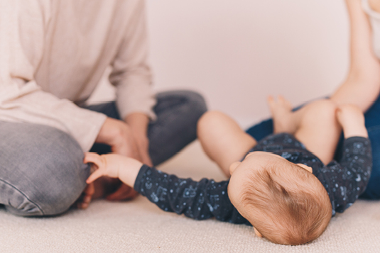 Katrin Thieme Kinderphysiotherapie in Nürnberg bei der Behandlung eines Kindes